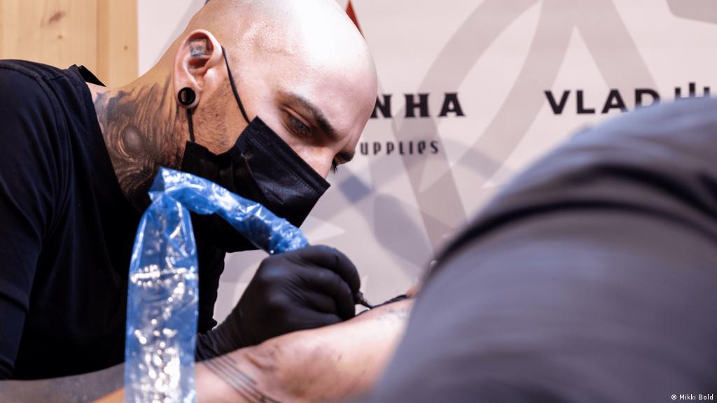 New Eu Ink Rules Force Tattoo Artists To Change Their Spots | Europe | News And Current Affairs From Around The Continent | Dw | 07.01.2022 576_x_1024_jpg