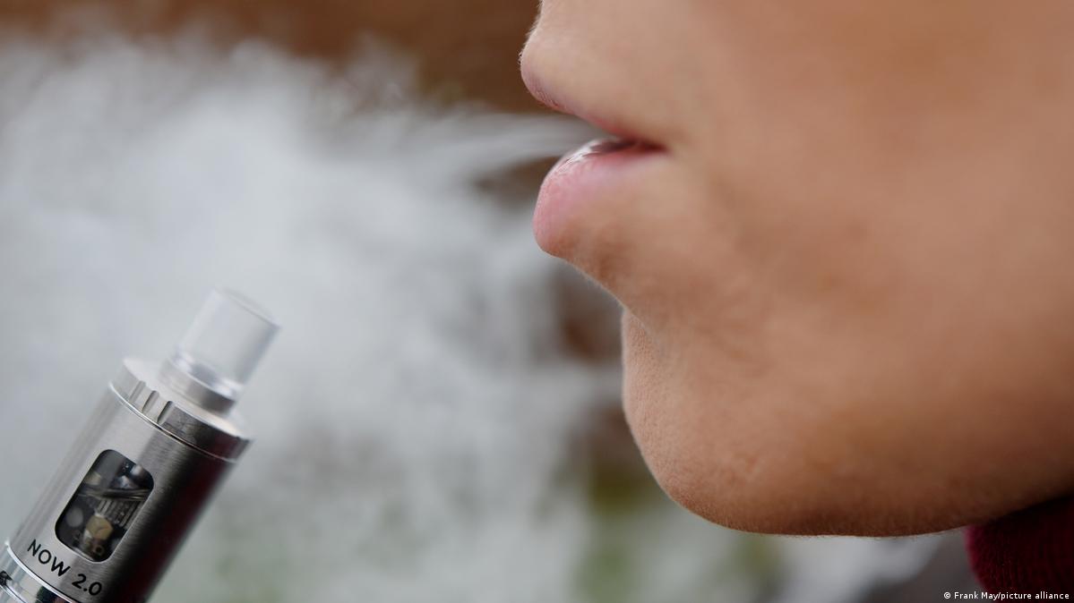 Mexico steps up war on smoking, vaping DW 06/01/2022