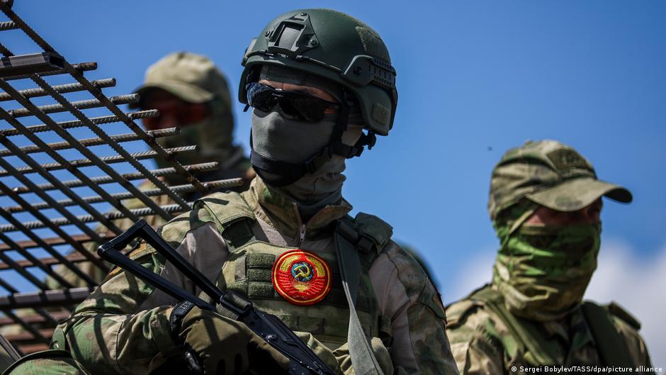 ‘My heart is bleeding’: villagers flee as the battle for Kherson rages.