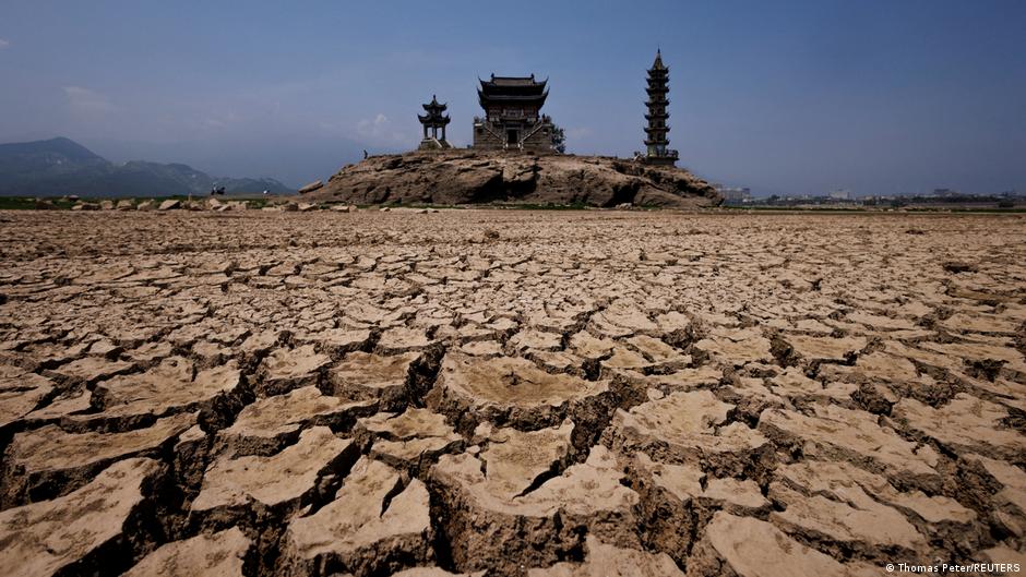 Drought in China brings climate change close to home DW 08/31/2022