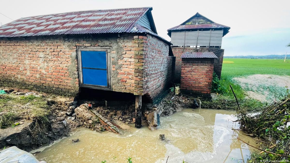 Nepal's earlywarning system reduces flood fatalities DW 08/31/2022