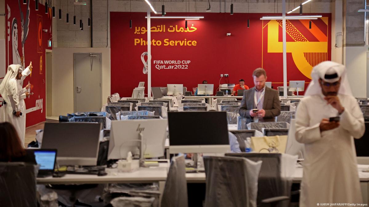 Fact check Are press in World Cup host Qatar truly free? DW 11/18/2022