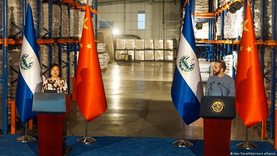 El Salvador takes risks for Chinese investments DW 11/19/2022