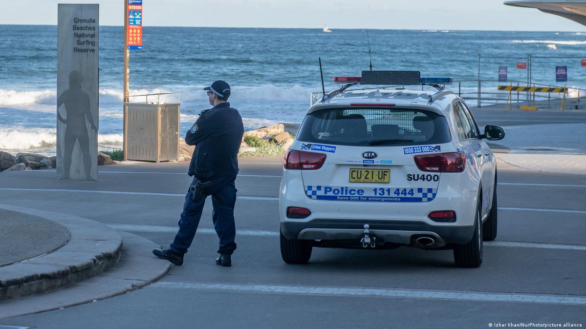 Australia's NSW withdraws 33,000 COVID19 fines DW 11/29/2022