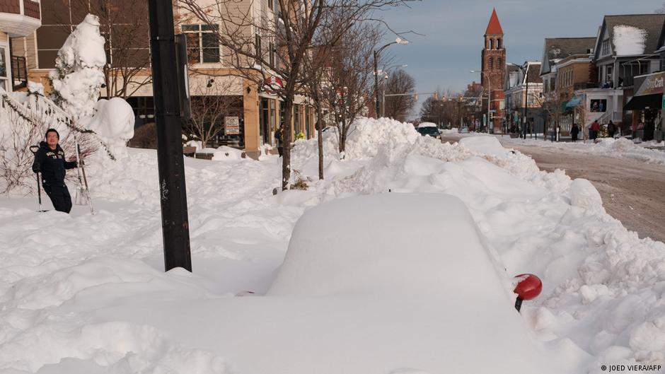 US Roads reopen in Buffalo as it recovers from major storm DW 12