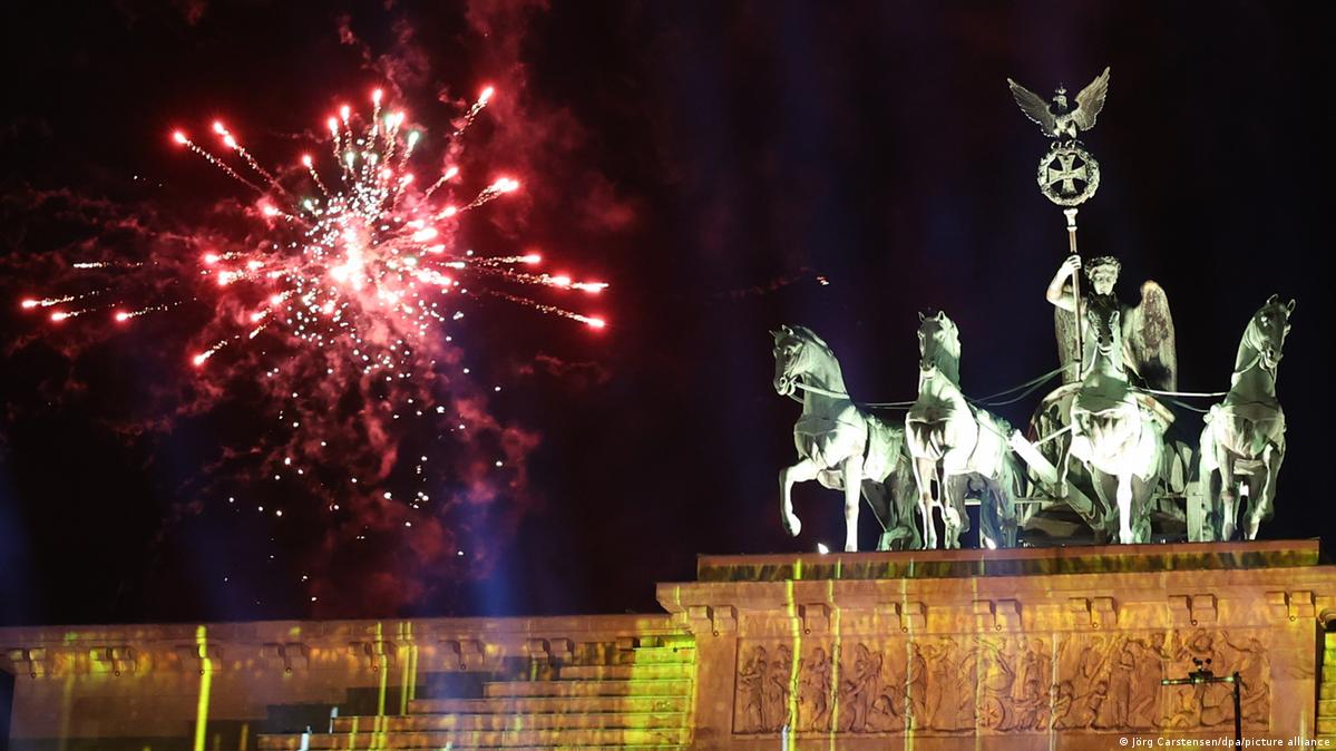 World New Year 2023 — as it happened DW 01/01/2023