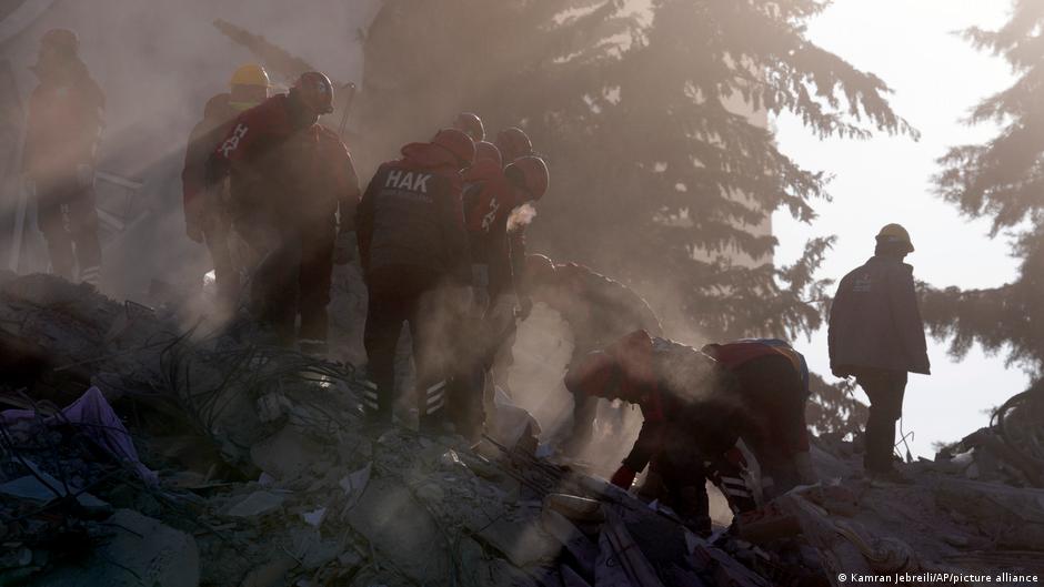 TurkeySyria earthquake Total death toll passes 20,000 DW 02/09/2023