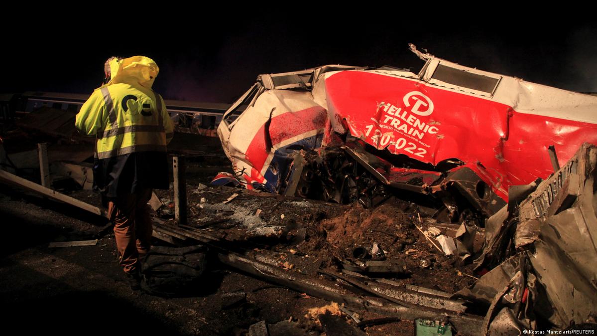 Greece train crash leaves dozens dead DW 03/01/2023