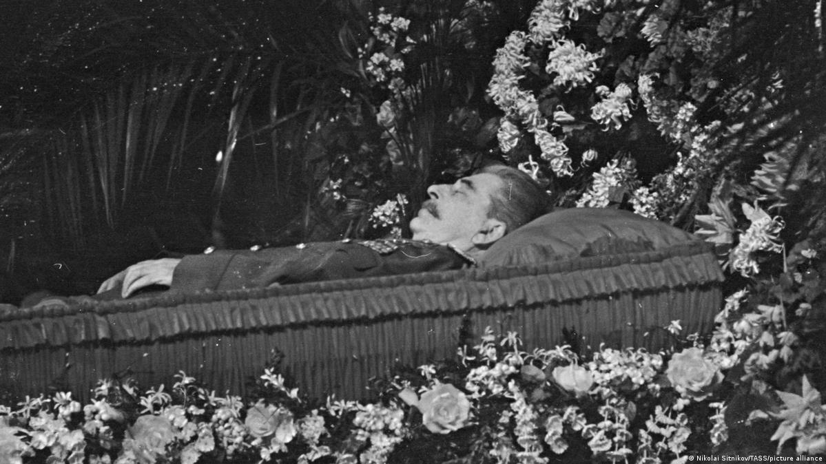Kembalinya Kultus Josef Stalin di Rusia Masa Kini DW 09.03.2023