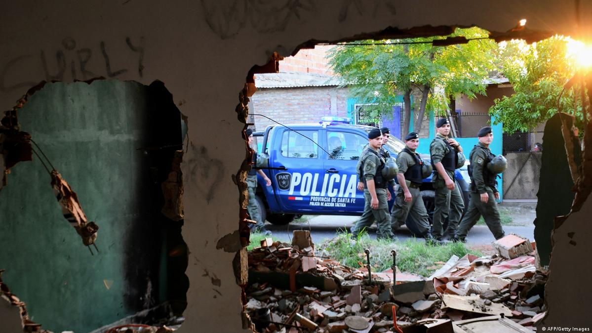 Argentina targets drug gangs in violencehit Rosario DW 03/09/2023