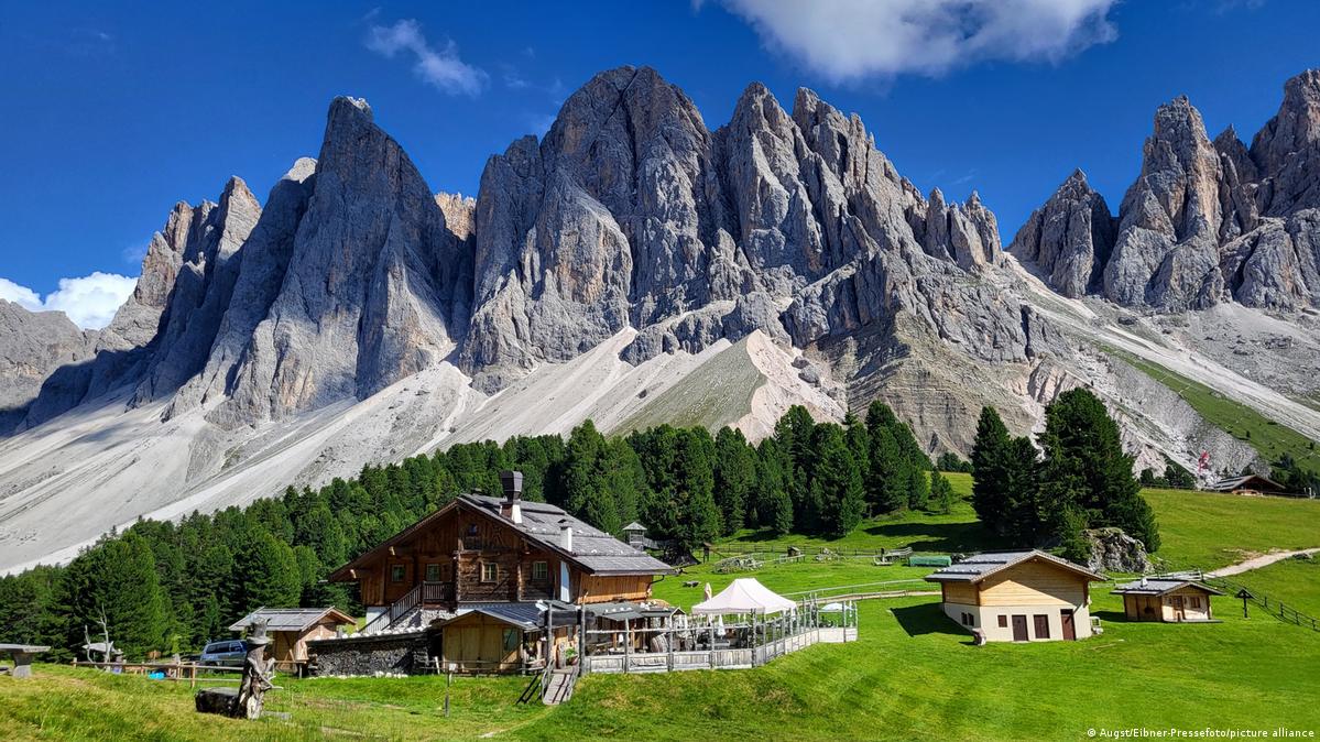 South Tyrol grapples with mass tourism DW 05/09/2023