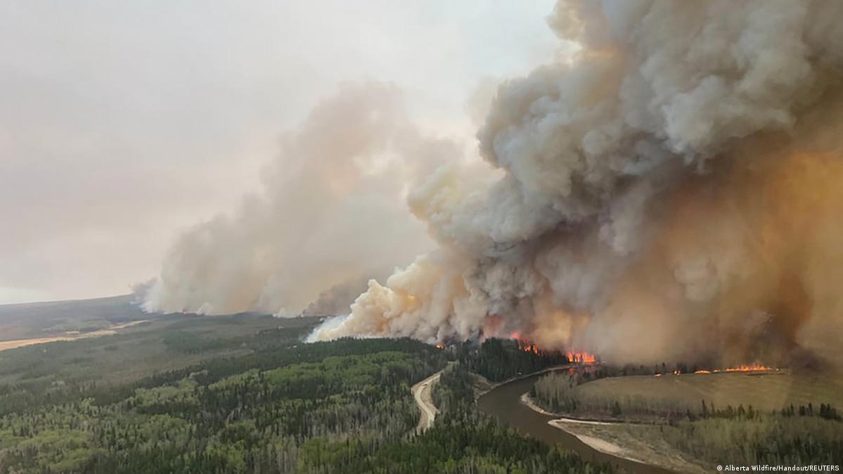 Wildfires push Canada's Alberta into state of emergency DW 05/07/2023
