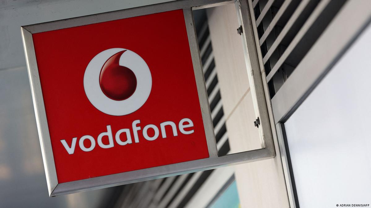 Vodafone's to cut 11,000 jobs to regain competitiveness DW 05/16/2023