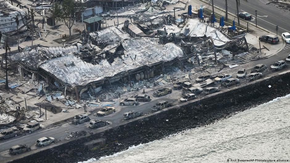 Hawaii Maui fires wipe out historic town, death toll rises DW 08