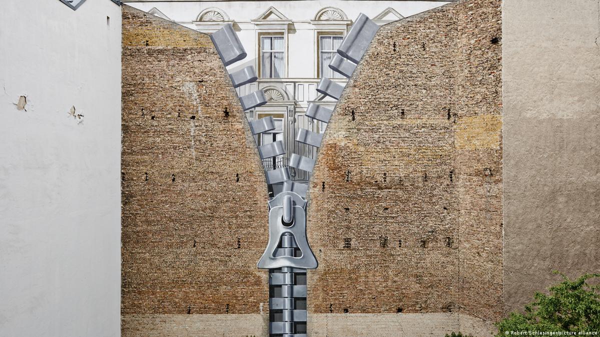 Zip it up The zipper's 130year history DW 08/29/2023