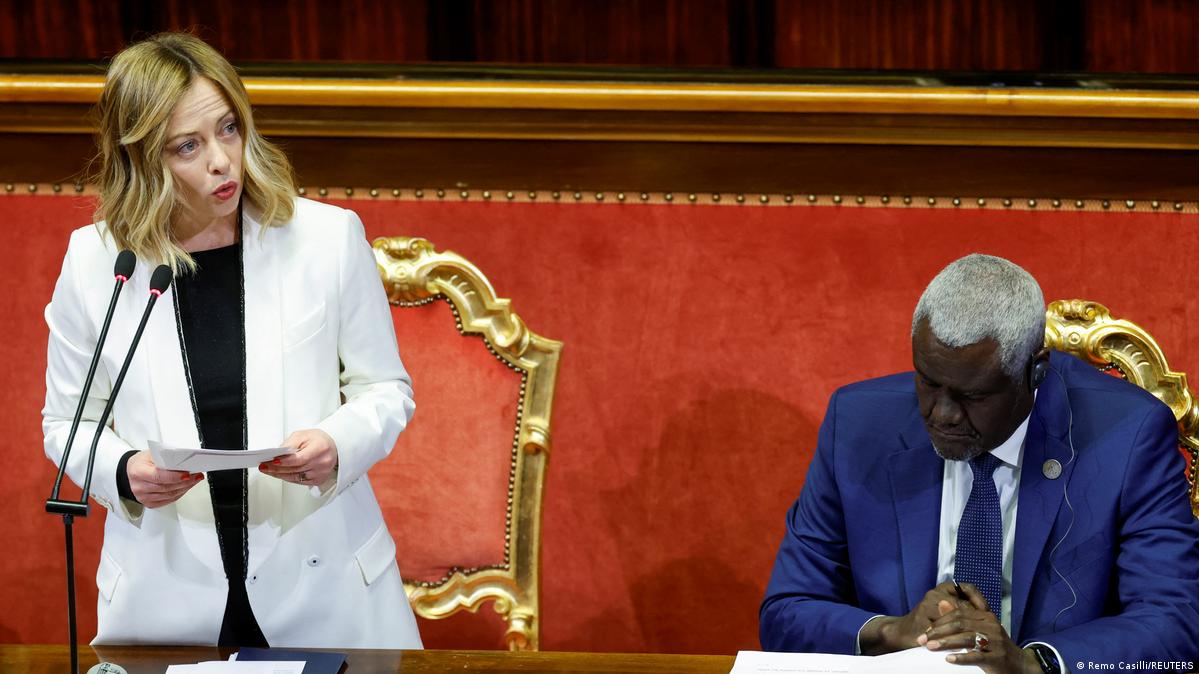 Italy Meloni pitches migration plan at Africa summit DW 01/29/2024