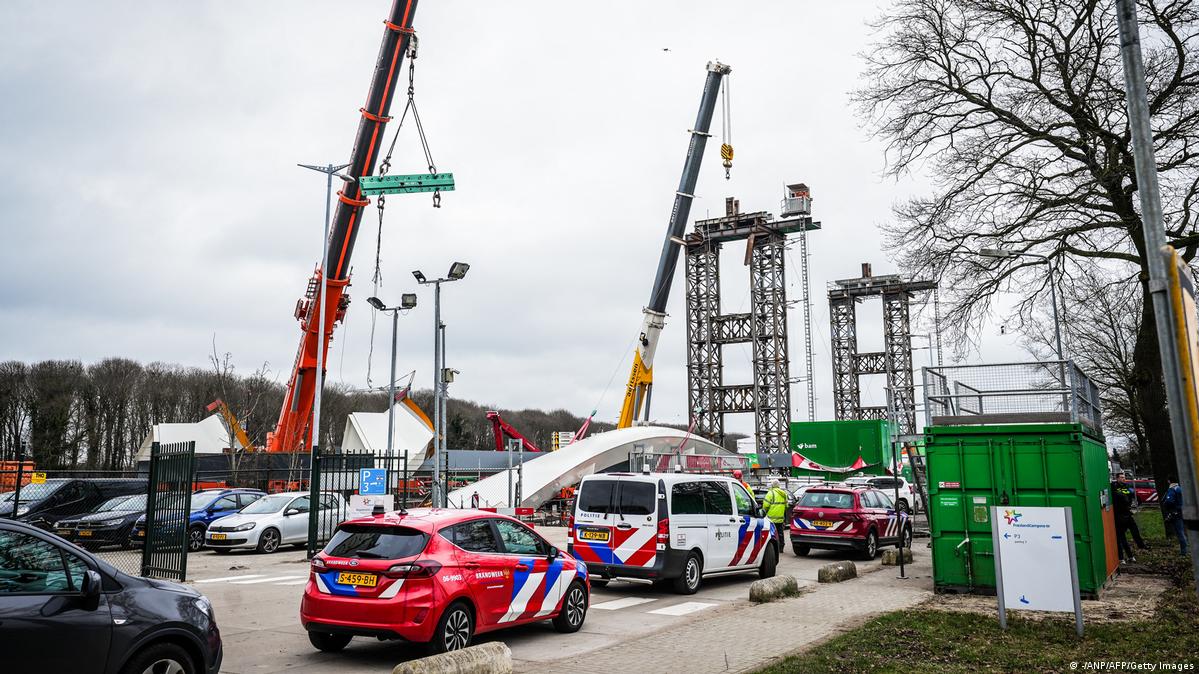 Netherlands bridge collapse leaves 2 dead