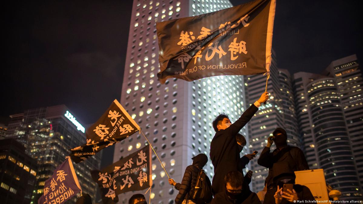 Hong Kong court finds social worker guilty of rioting