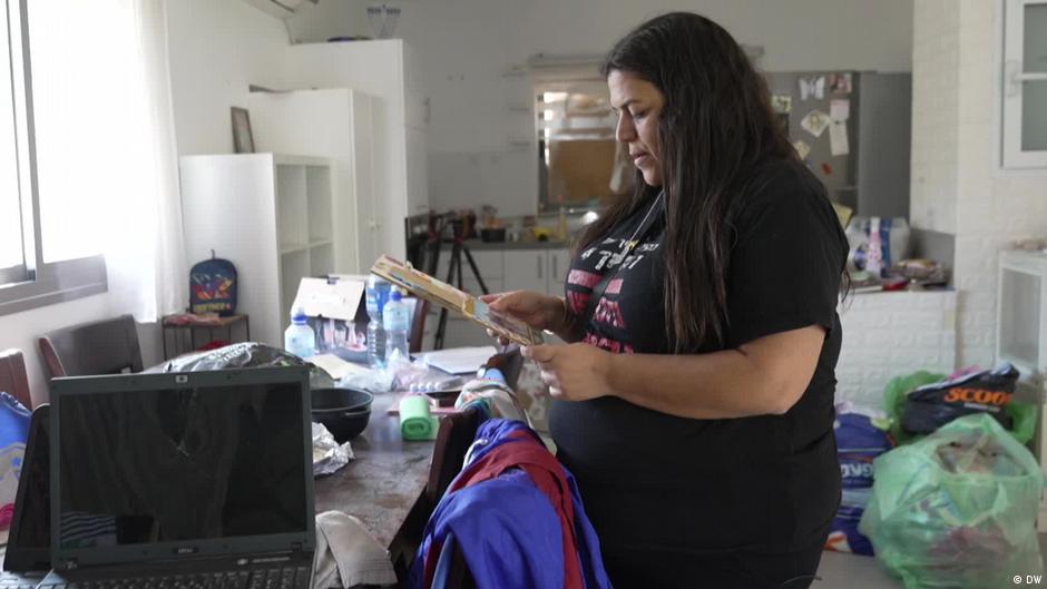 October 7 survivors recall heartwrenching pain of attacks DW 10/07/2024