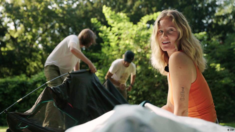 Is it true that Germans love the outdoors? DW 10/28/2024