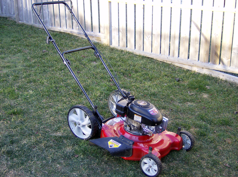 Lawn Mower Definition And Synonyms Of Lawn Mower In The English Dictionary