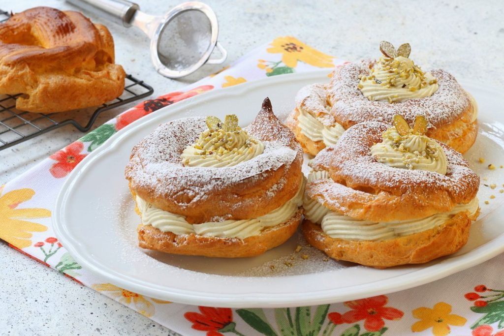 Pistachio Donuts the recipe for a delicious dessert