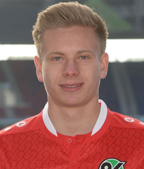 Niklas Feierabend statistics history, goals, assists, game log