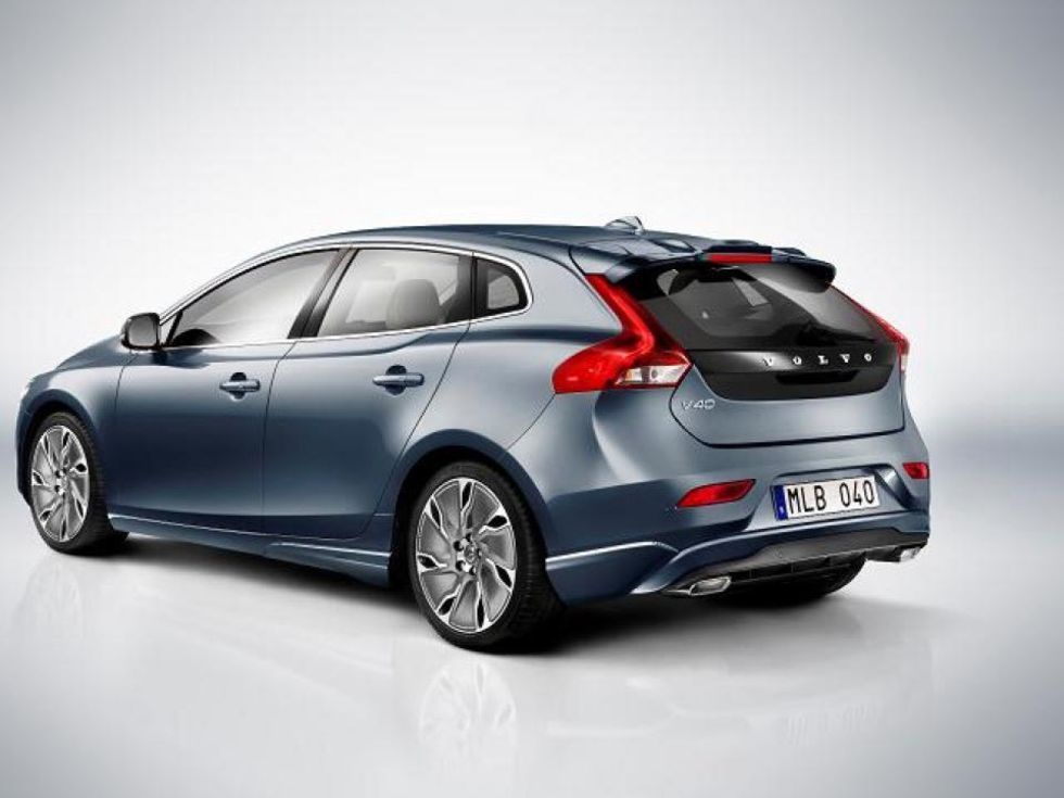 Nya Volvo V40 ser ut så här! Vad tycks? Feber / Bil