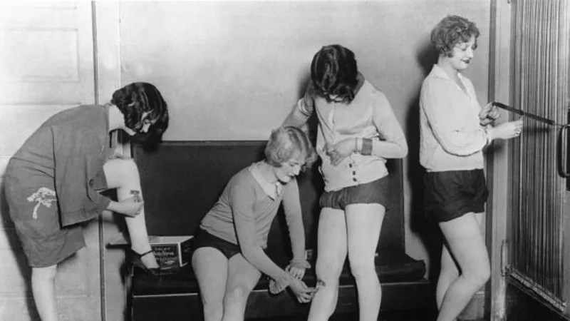 When did we decide women should shave their legs?