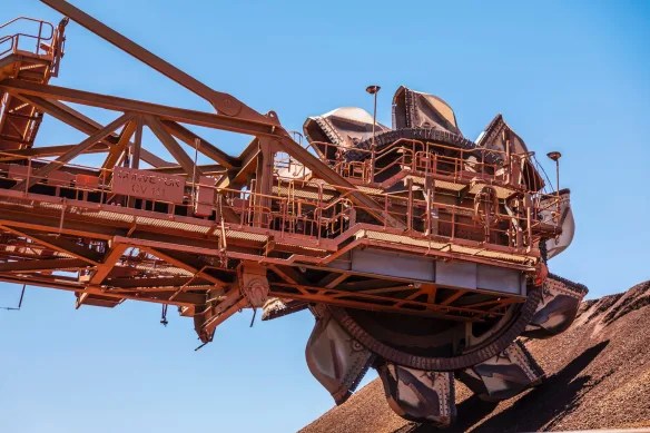 BHP (ASX:BHP) slashes dividend, posts weaker profit than expected