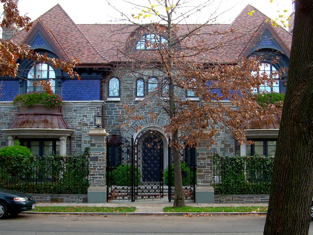 runs brooklyn/brooklyn runs All Abuzz in Midwood