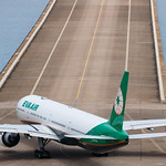 EVA AIR B777-300ER B-16728 002