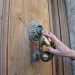 doorknocker in Valencia