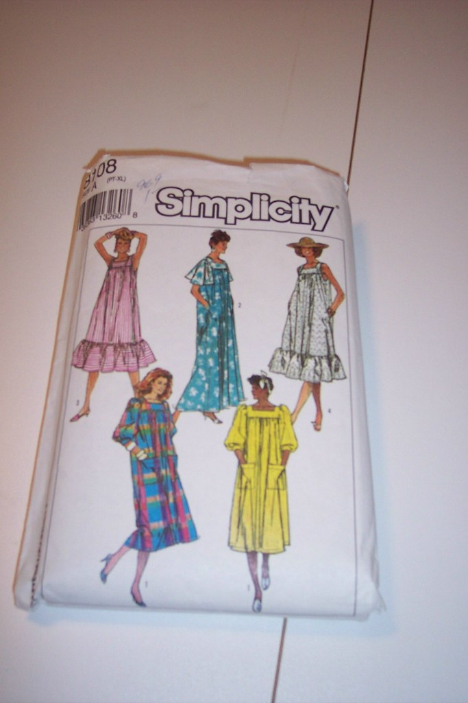 Simplicity Loose fitting dresses/nighties 8108 OOP pattern review by Steffie