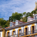 San Sebasti&aacute;n/Donostia &ndash; Plaza de la Constitucion y Sagrado Corazon (El protector de la ciudad)