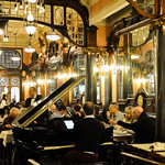 Caf&eacute; Majestic