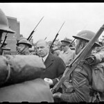 William Lyon Mackenzie King, inspecting Le R&eacute;giment de la Chaudi&egrave;re at the 1st Canadian Infantry Division&rsquo;s Sports Day / William Lyon Mackenzie King inspecte le R&eacute;giment de la Chaudi&egrave;re &agrave; l&rsquo;occasion de la Journ&eacute;e du sport de la 1re Division d&rsquo;infanterie c