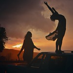 Sunset & Rain (Zoe y Mo, 2017)