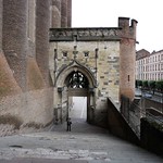ENTREE DE LA CATHEDRALE STE CECILE A ALBI (Tarn)