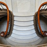 Left wing - right wing