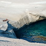 posing in Sarakinko - Milos 2