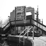 doon yer tea/eat yer bread