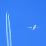 OY-RCL_+_9V-SMZ ~ 2022-08-08 oh CVT {1)