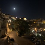 Di notte con la luna - At night with the moon.