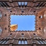 *Palazzo Publico @ Torre del Mangia*