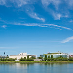 Full view of Niigata City Performing Arts Center "Ryutopia" (新潟市民芸術文化会館「りゅーとぴあ」)