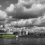 Barco tur&iacute;stico.