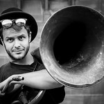 Diving into a black hole...