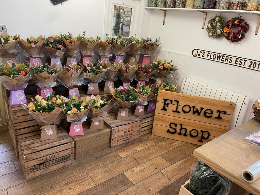 A Florist in Chesterfield JJ's Flowers SameDay Flower Delivery
