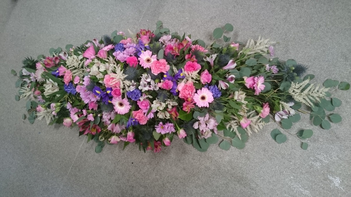Funeral and Sympathy Flowers for Grimsby and Cleethorpes First Class